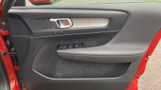 Volvo Xc40 2.0 B4P Inscription Pro 5dr Auto Petrol Estate